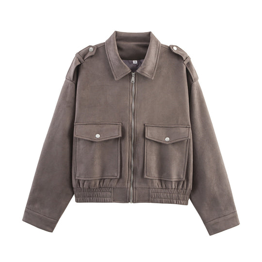 Damen Kurzjacke im Utility‑Bomberstil mit aufgesetzten Pattentaschen, Schulterklappen und elastischem Saum Nord Taschen