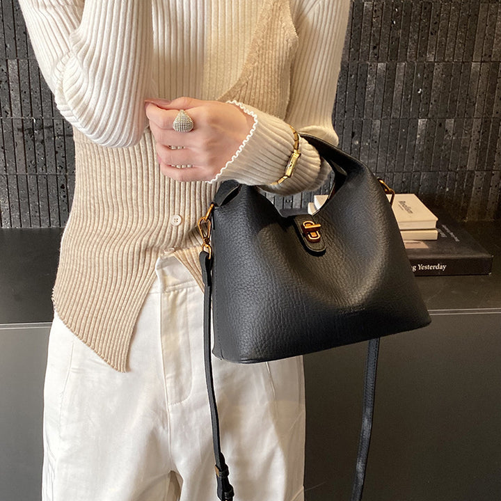 Damen Hobo-Tasche mit elegantem Design und praktischen Fächern Nord Taschen
