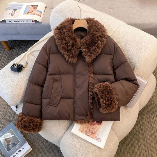 Damen nan wattierte Kurzjacke mit voluminösem Kunstfellkragen und Bommelbändern Nord Taschen
