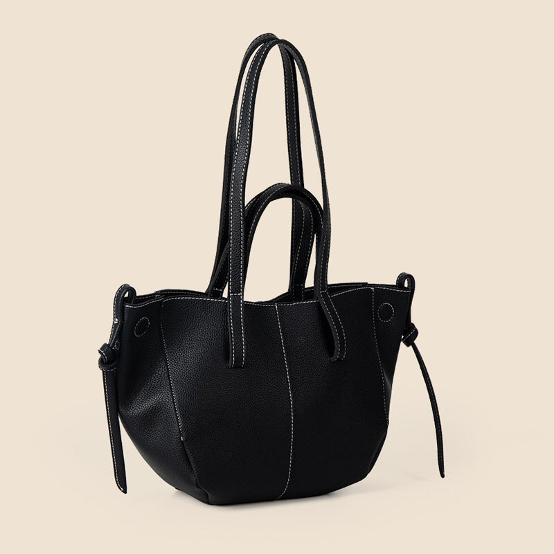 Damen Henkeltasche mit praktischem Innenfächersystem und modernen Akzenten Nord Taschen
