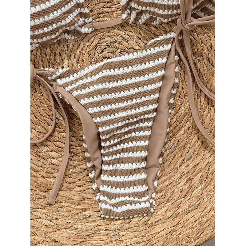 Damen Triangel-Bikini mit verstellbaren BindNord Taschenändern und trendigem Streifenmuster Nord Taschen