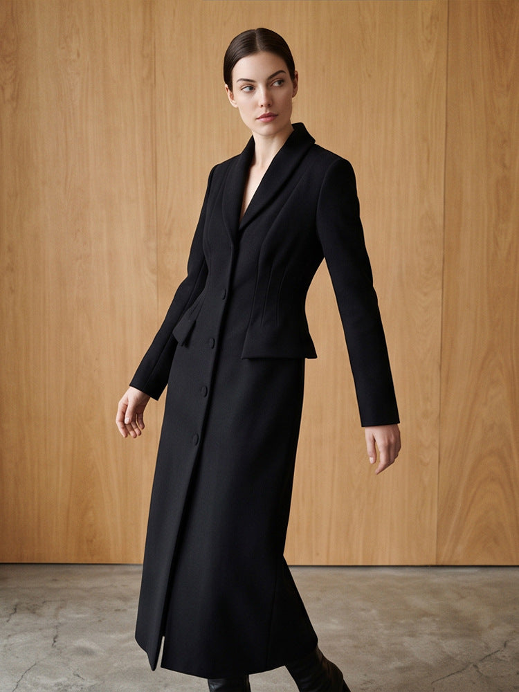 Damen Taillierter Longcoat mit Schalkragen und figurformenden Abnähern Nord Taschen