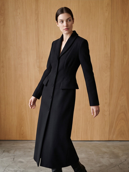 Damen Taillierter Longcoat mit Schalkragen und figurformenden Abnähern Nord Taschen