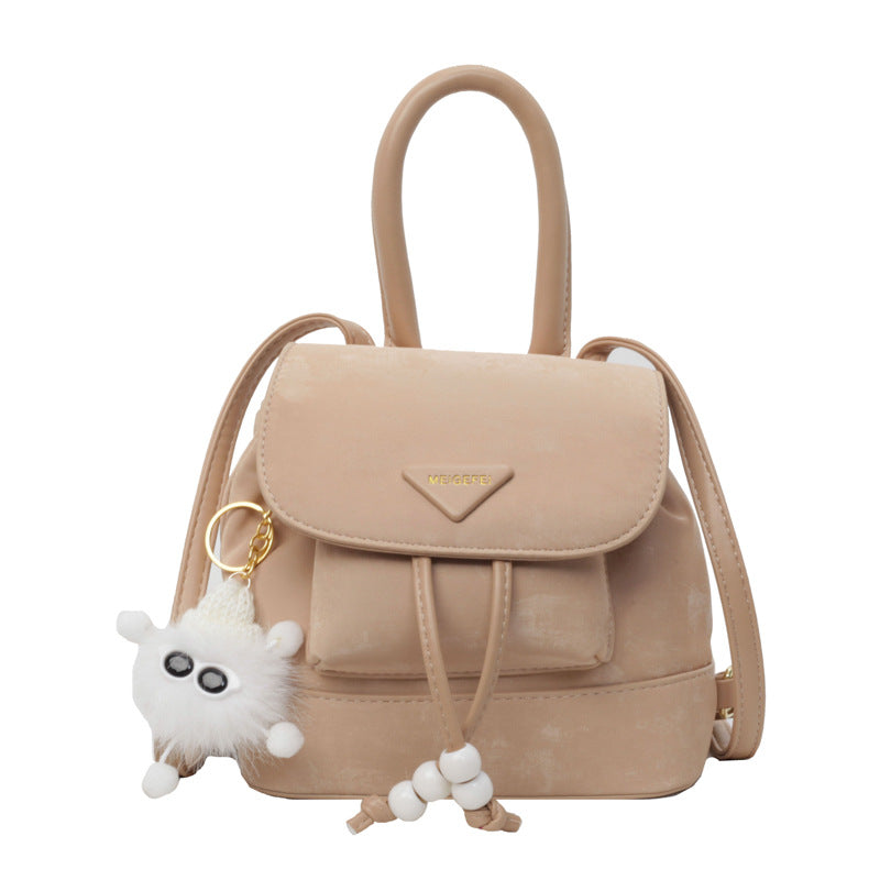 Damen Mini-Rucksack mit verspieltem Design und Plüschanhänger Nord Taschen