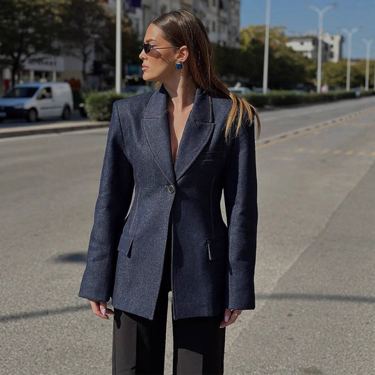 Damen taillierter Jeansblazer mit geschwungenem Revers Nord Taschen