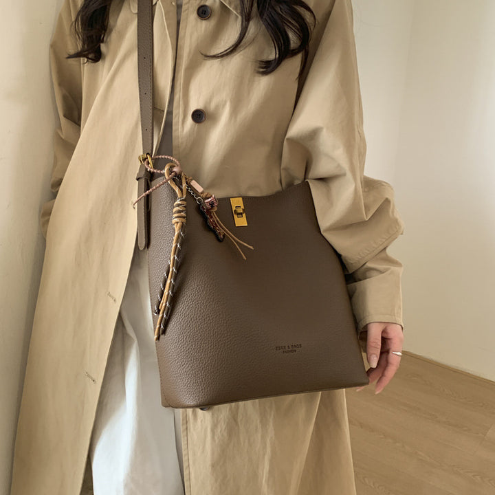 Damen hochwertige Schultertasche mit abnehmbarem Kosmetiktäschchen Nord Taschen