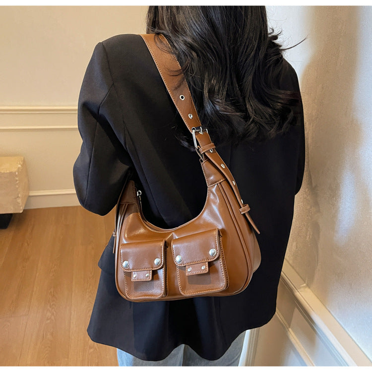 Damen Handtasche mit praktischen Fronttaschen Nord Taschen