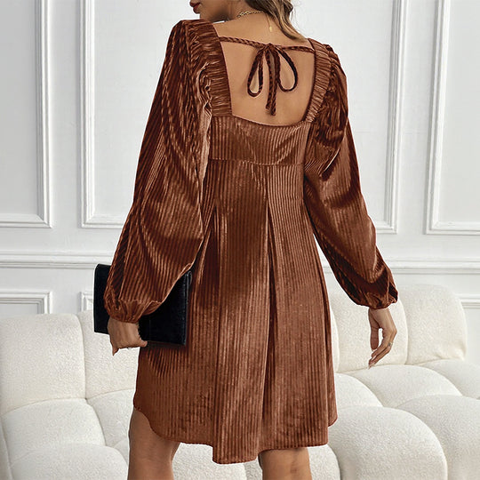 Damen Angesagtes Plisseekleid mit quadratischem Ausschnitt Nord Taschen