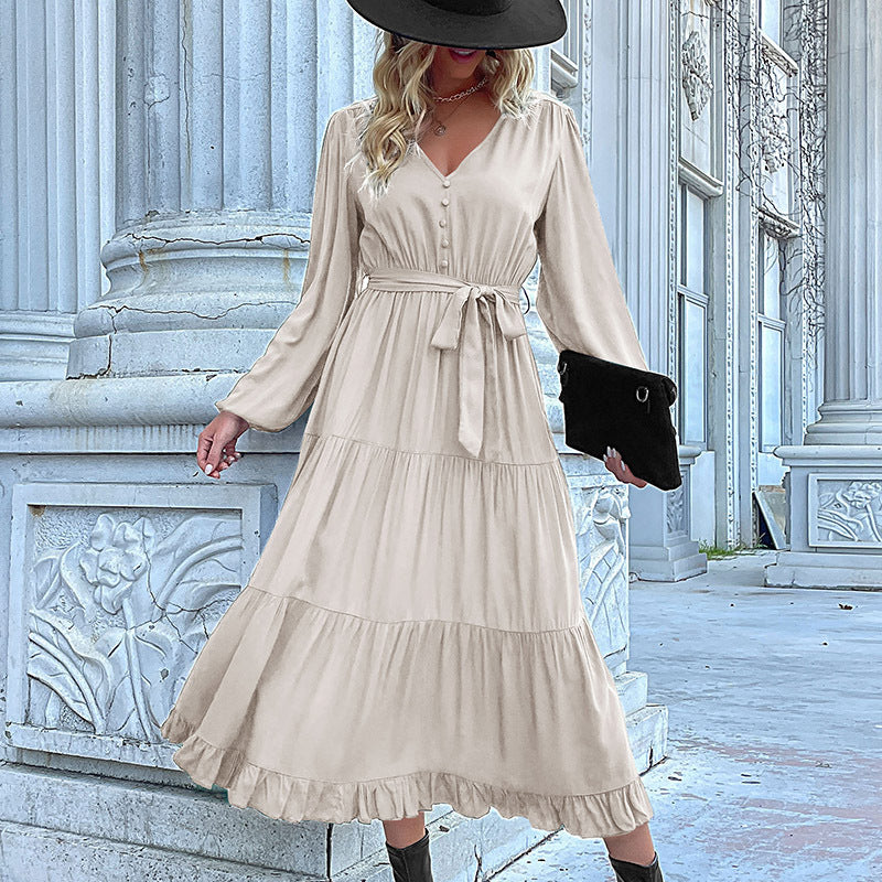 Damen Langes Satin‑Optik Stufenkleid mit V‑Ausschnitt, Bindegürtel und Volantsaum Nord Taschen