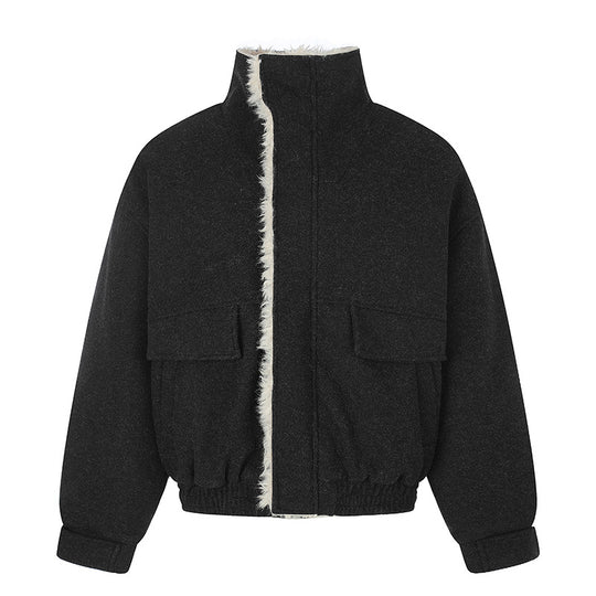 Damen Kurz geschnittene wattierte Blousonjacke mit Kunstfellfutter, Stehkragen und aufgesetzten Pattentaschen Nord Taschen