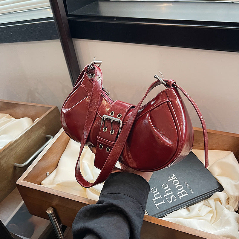 Damen Hobo-Tasche mit raffiniertem Faltendesign und modischem Schnallenakzent Nord Taschen