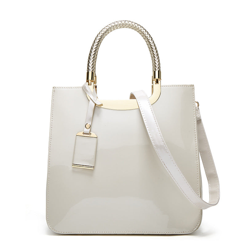 Damen elegante Handtasche mit hochwertigem Klappenverschluss Nord Taschen