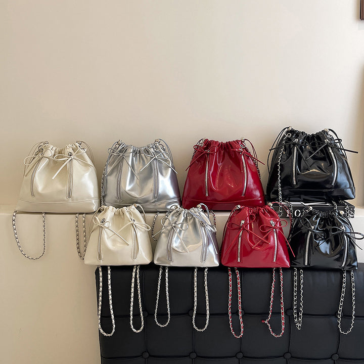 Damen modische Beuteltasche mit feinen Metallakzenten Nord Taschen