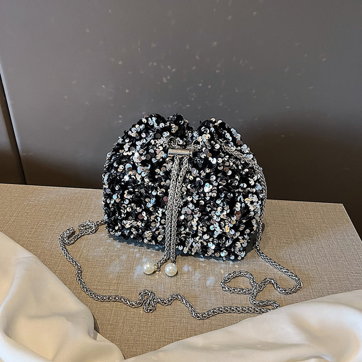 Damen Glamouröse Clutch mit Kettenverzierung Nord Taschen