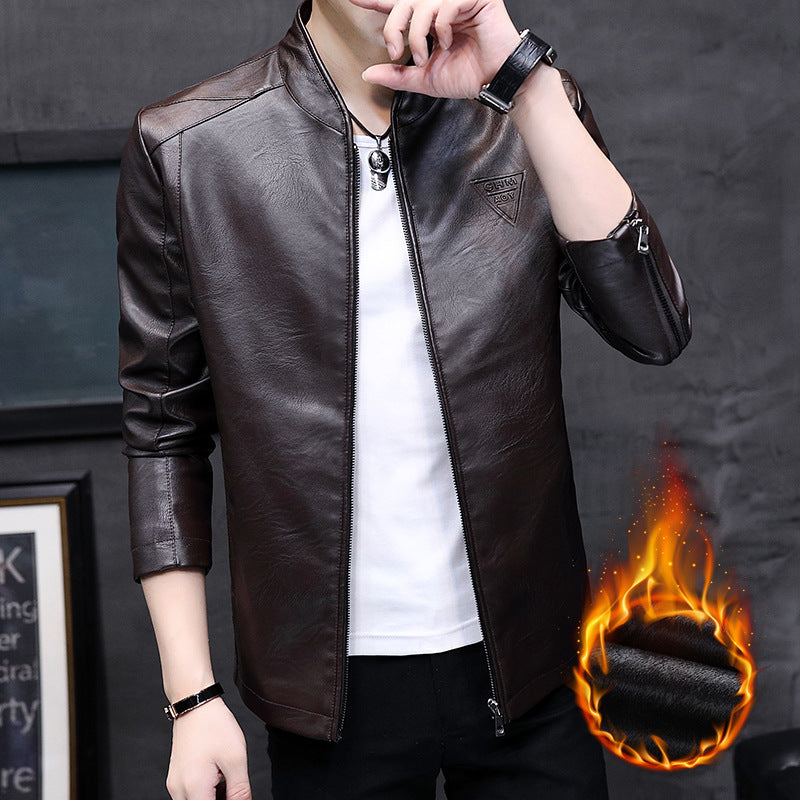 Herren Slim-Fit Kunstleder-Motojacke mit Stehkragen, Zipper-Ärmeln und minimalistischer Logo‑Applikation Nord Taschen
