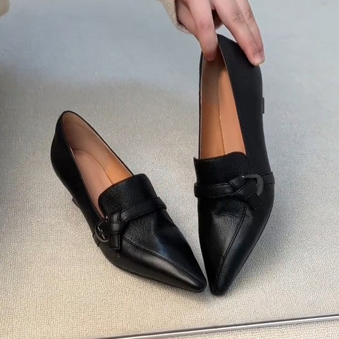 Damen elegante spitze Ballerinas mit feinem Riemen