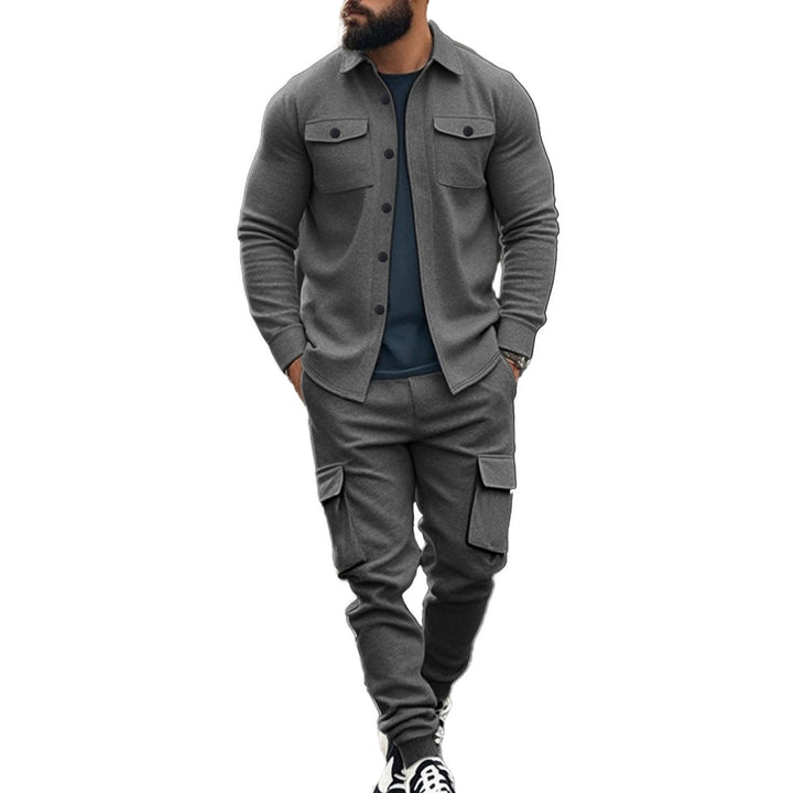 Herren Cargo-Set mit lässigen Hemd und elastischen Hosen