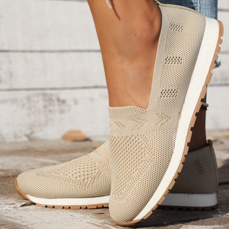 Damen Slip-On Sneakers mit atmungsaktivem Mesh-Obermaterial und rutschfester Sohle Nord Taschen