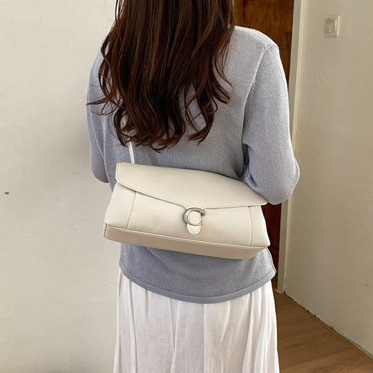 Damen Umhängetasche mit elegantem Klappenverschluss und stilvollem Design Nord Taschen