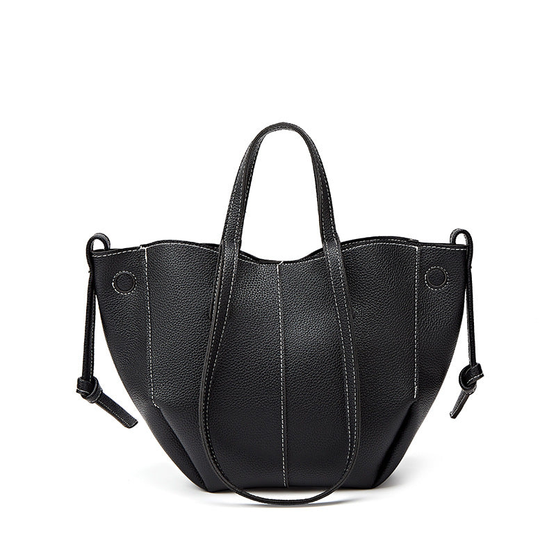 Damen Henkeltasche mit elegantem Faltendesign und praktischen Tragegriffen Nord Taschen
