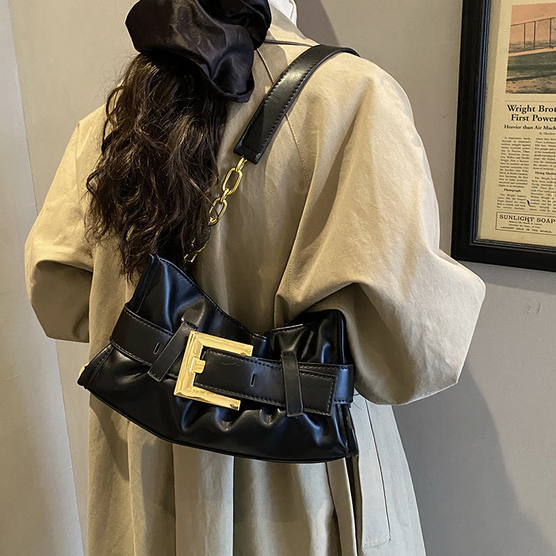 Damen Umhängetasche mit elegantem Kettenakzent und weichem Obermaterial Nord Taschen