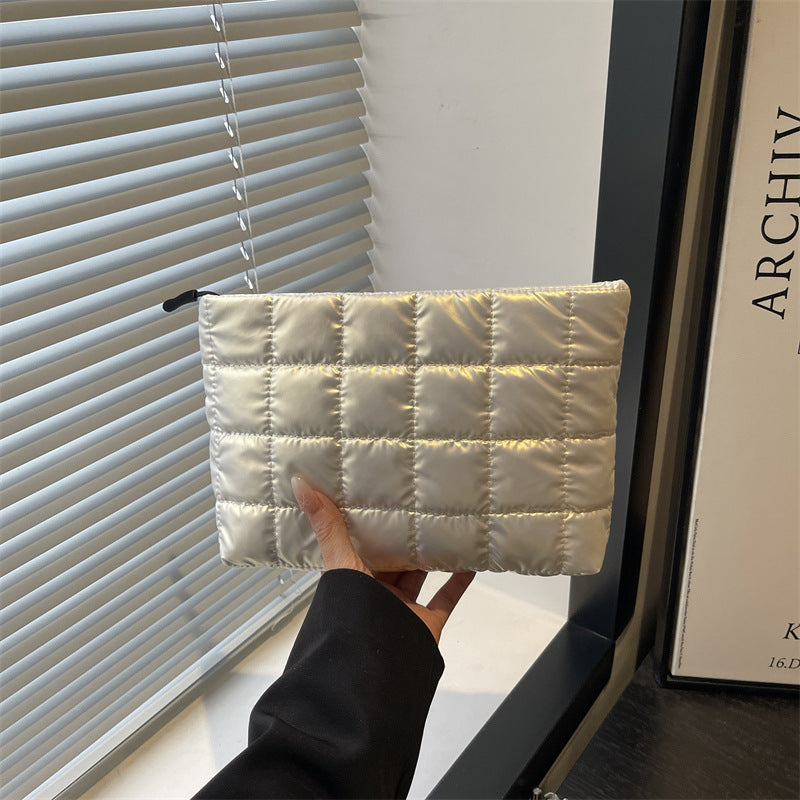 Damen elegante Clutch im modernen Steppmuster Nord Taschen