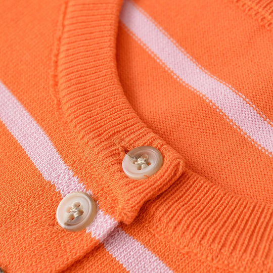 Damen Kurzgeschnittener Feinstrick‑Cardigan mit horizontalen Streifen und Perlmuttknöpfen Nord Taschen