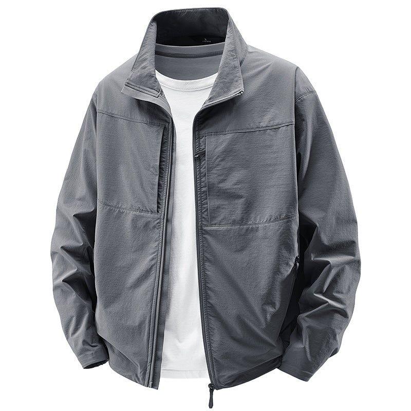 Herren Leichte urbane Windjacke mit Stehkragen, wasserabweisender Gewebemischung und verdeckten Reißverschlüssen Nord Taschen