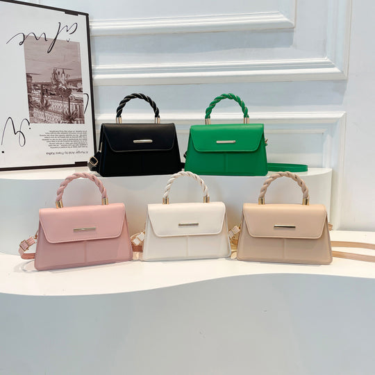 Damen Umhängetasche mit doppeltem Trageriemen und elegantem Metallverschluss Nord Taschen