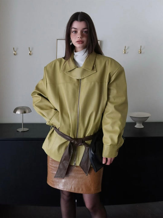 Damen Boxy-Kunstlederjacke mit hohem Stehkragen, Frontzip und Taillenschärpe Nord Taschen