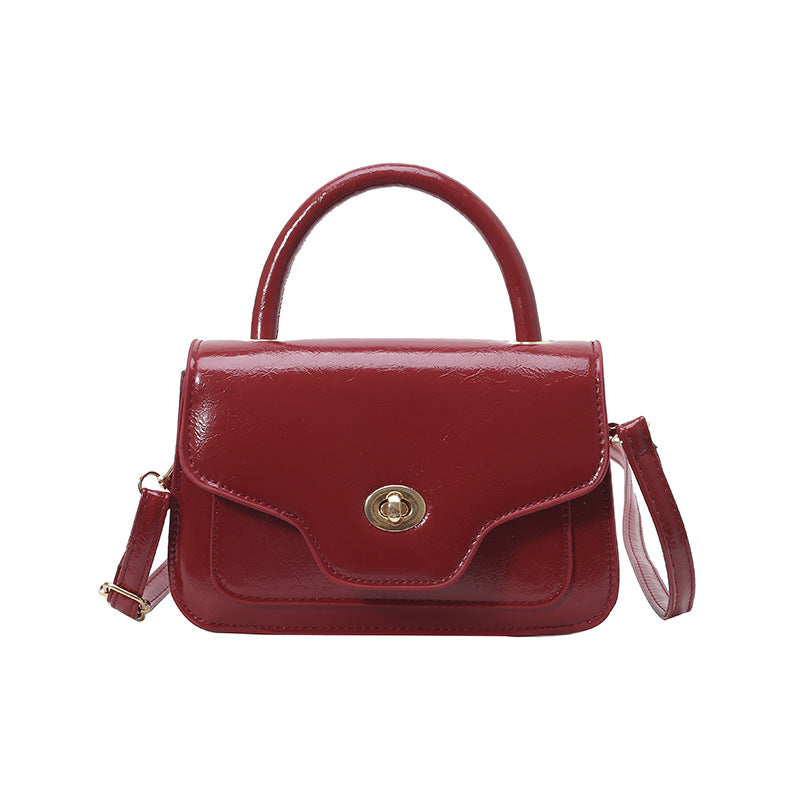 Damen Handtasche mit hochwertigem Kunstleder und elegantem Klappenverschluss Nord Taschen