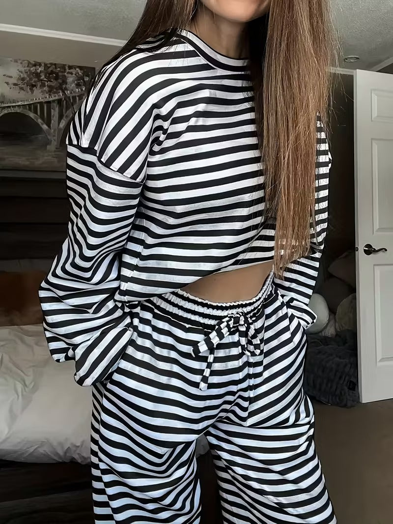Damen Gestreiftes Loungewear-Set mit Oversize-Sweatshirt und elastischer Tunnelzug-Hose Nord Taschen