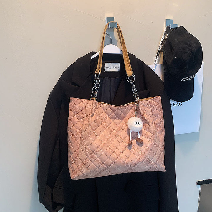 Damen modische Handtasche mit hochwertiger Stepp-Optik Nord Taschen