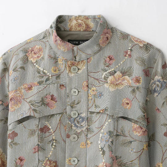 Damen Kurze Jacquard‑Blousonjacke mit Stehkragen, floraler Jacquard‑Stickerei und Pattentaschen Nord Taschen