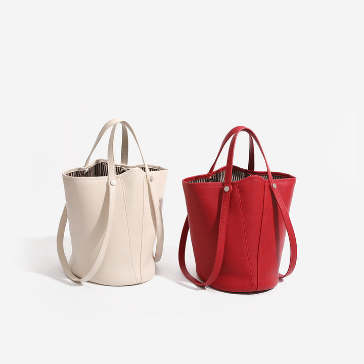 Damen Beuteltasche mit modernem Schnitt und verstellbarem Trageriemen Nord Taschen