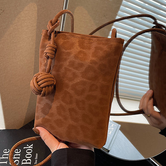Damen Umhängetasche aus weichem Kunstleder mit modernem Leopardenmuster Nord Taschen