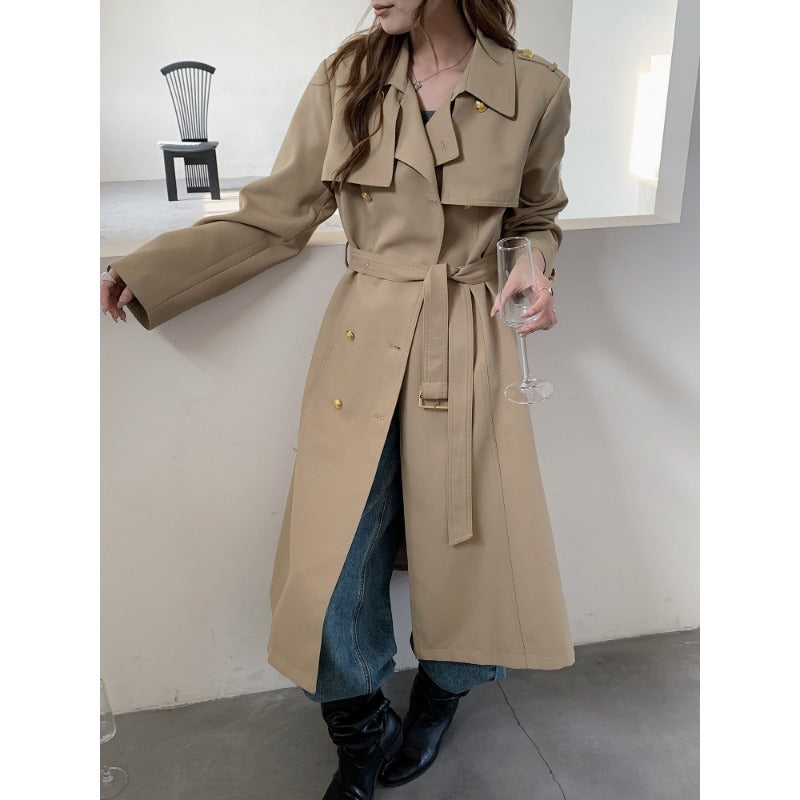 Damen Taillierter Trenchcoat mit Bindegürtel und goldenen Knopfdetails Nord Taschen