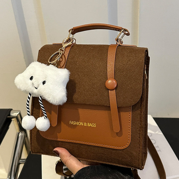 Damen Rucksacktasche mit modischem Plüsch-Anhänger Nord Taschen