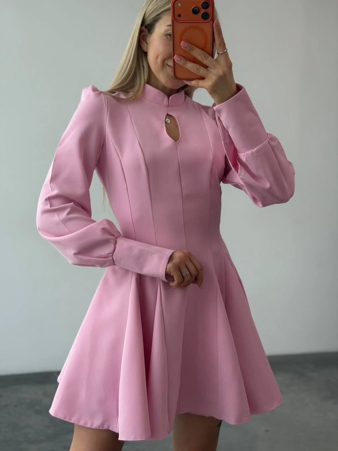 Damen A-Linien Minikleid mit Stehkragen, Schlitzdetail und Ballonärmeln Nord Taschen