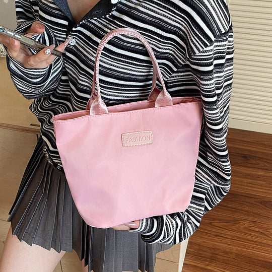 Damen Schultertasche mit minimalistischem Design und praktischem Innenfach Nord Taschen