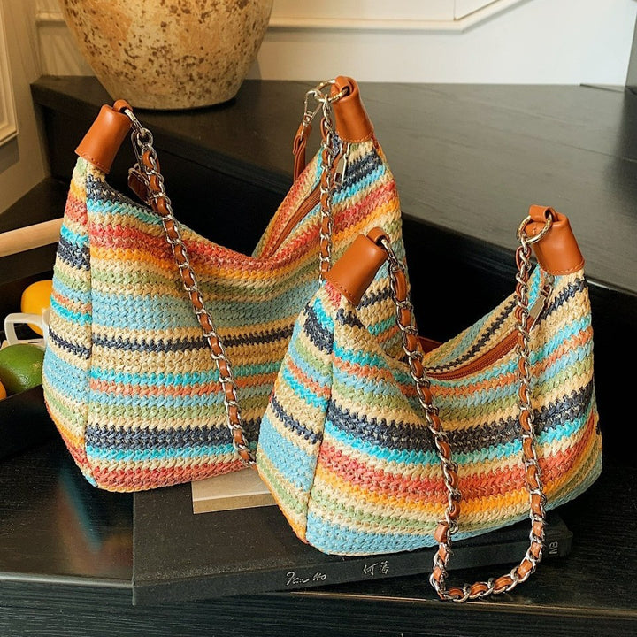 Damen Hobo Tasche aus gewebtem Material mit dekorativem Kettenriemen Nord Taschen