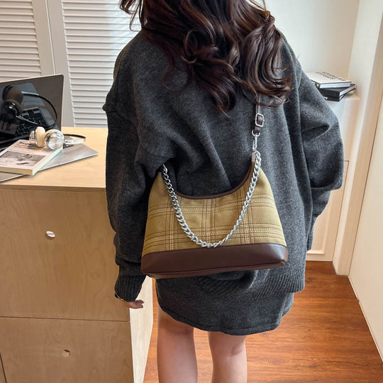 Damen Schultertasche mit modischem Karomuster und elegantem Kettenakzent Nord Taschen