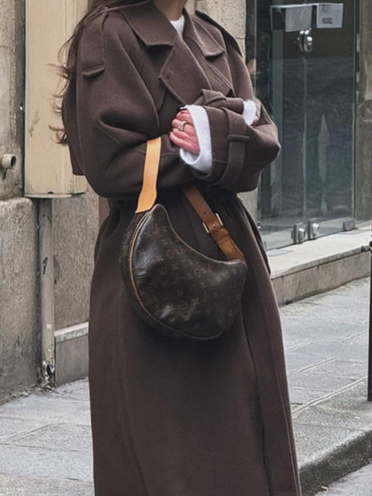 Damen Langer Wollmix-Mantel mit breitem Revers, Epauletten und verstellbaren Ärmelriegeln Nord Taschen