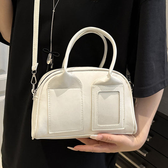 Damen Mini-Handtasche mit niedlichem Plüschanhänger und filigraner Schleifenverzierung Nord Taschen