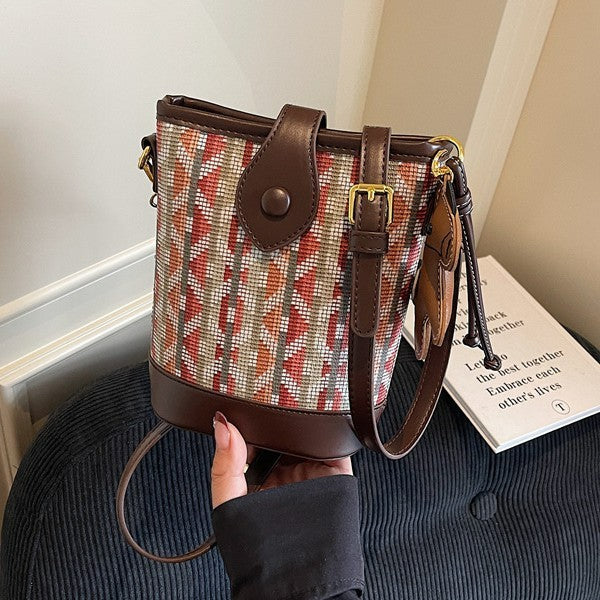 Damen modische Umhängetasche im verspielten Ethno-Design Nord Taschen