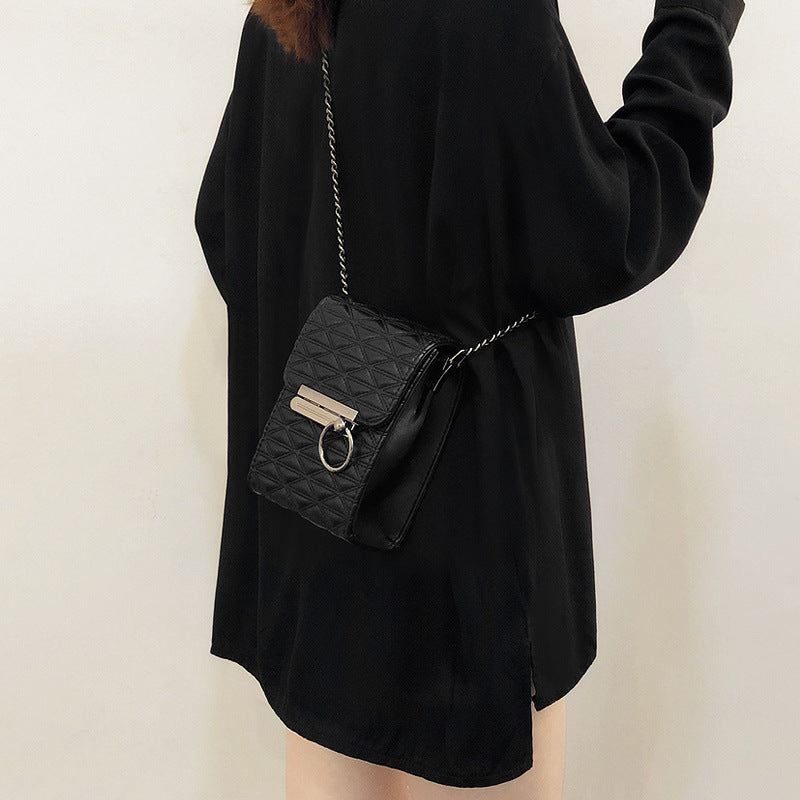 Damen Umhängetasche mit strukturiertem Obermaterial und modernem Silhouetten-Design Nord Taschen