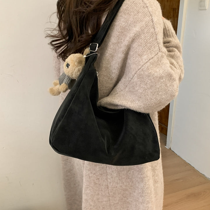 Damen Hobo-Tasche aus hochwertigem Leder mit luftigem Design Nord Taschen