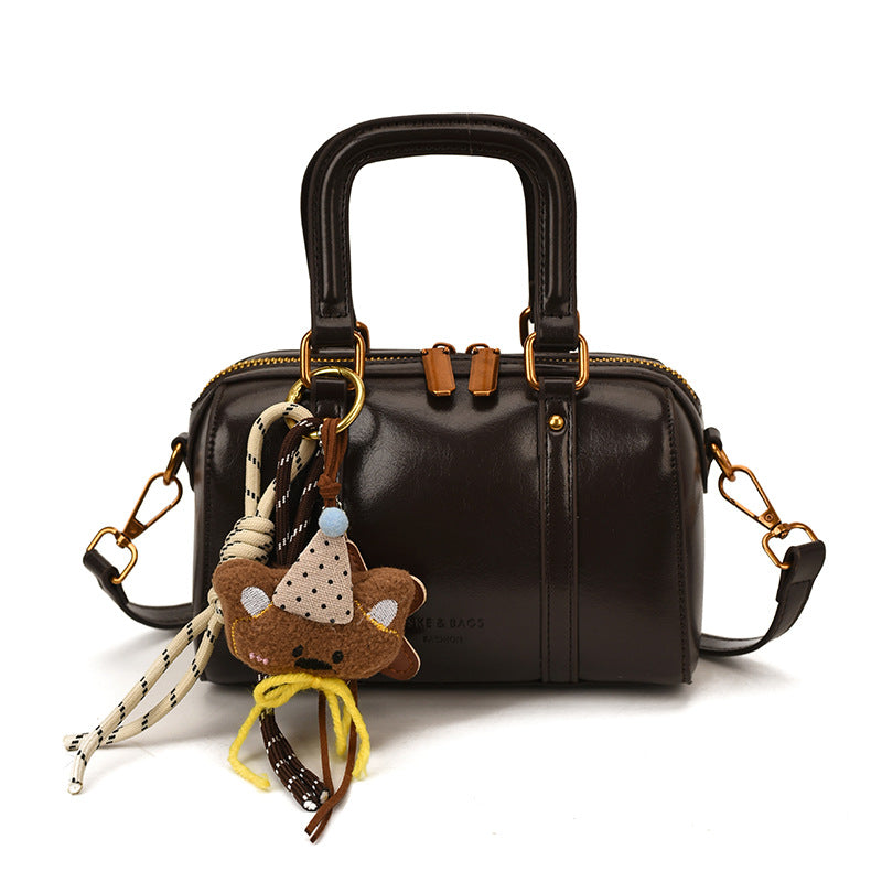 Damen Handtasche mit verspieltem Anhänger Nord Taschen