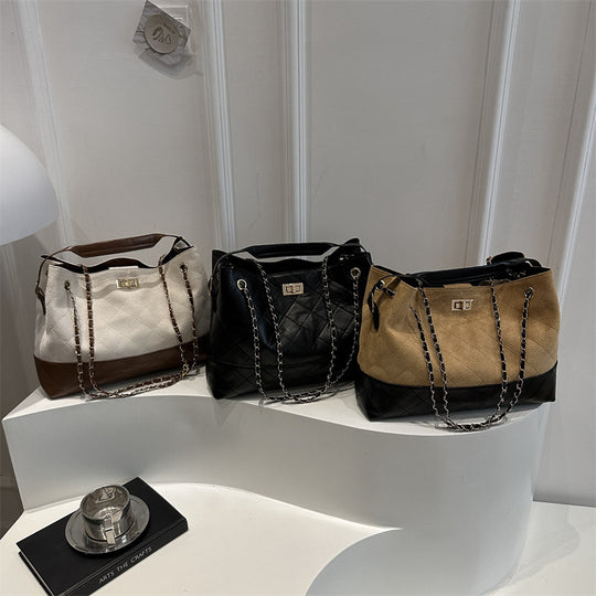 Damen elegante gesteppte Handtasche mit stylischem Kettenhenkel Nord Taschen