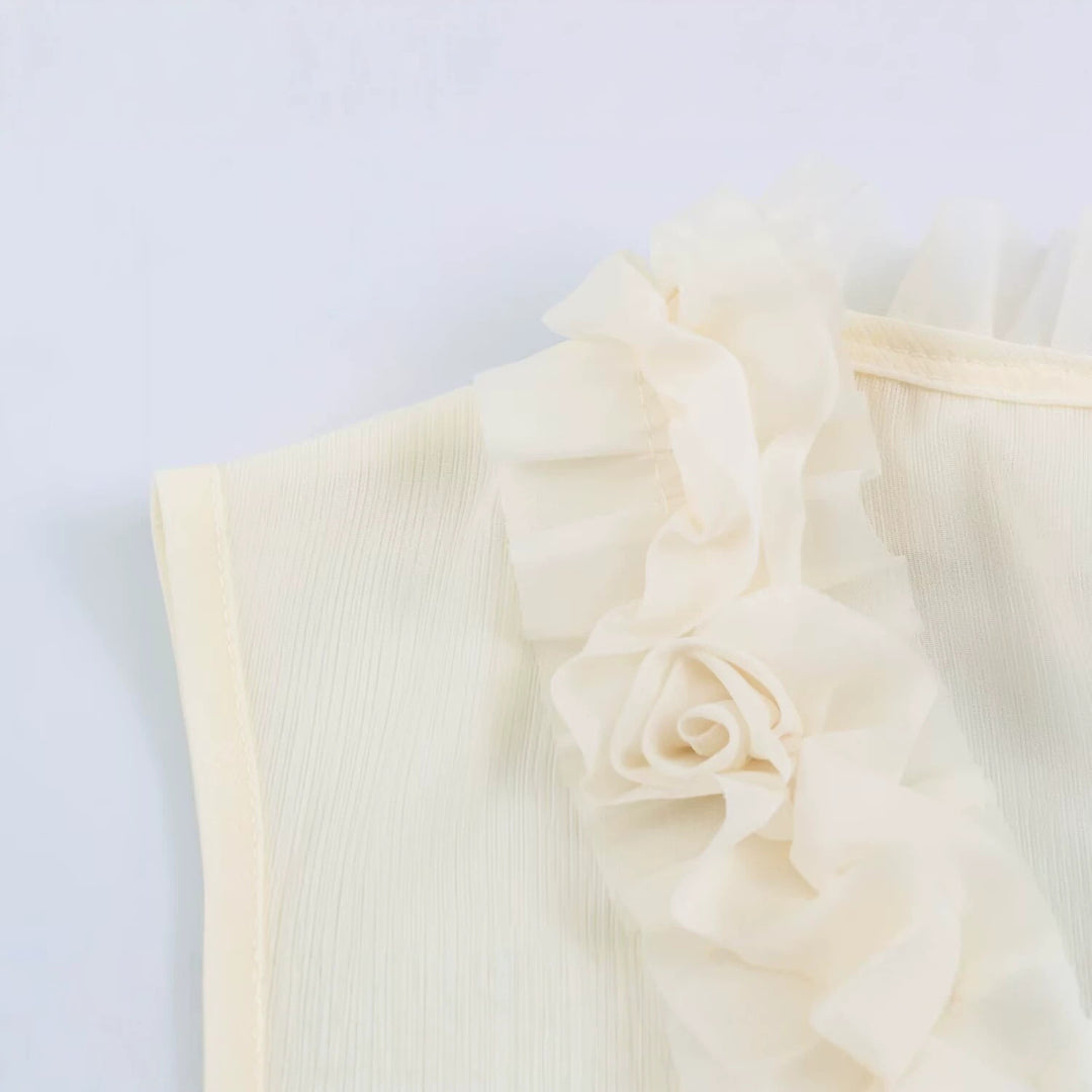 Damen Ärmellose Bluse mit tiefem V-Ausschnitt, Volantrüschen und Zierrosen Nord Taschen